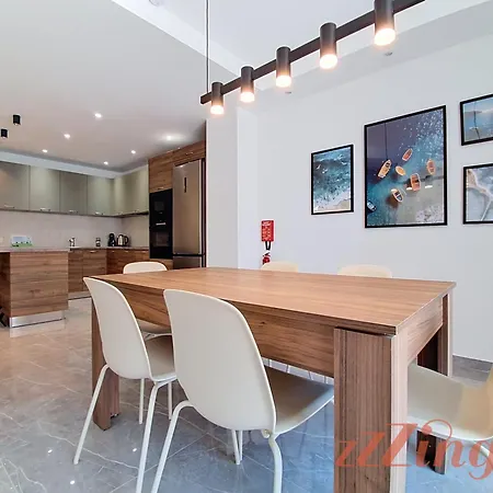 Gozo - 2br With Balcony In Village