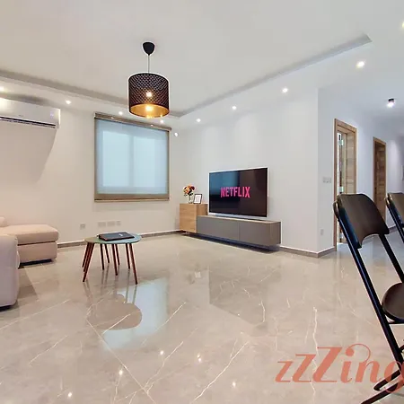Gozo - 2br With Balcony In Village Xagħra